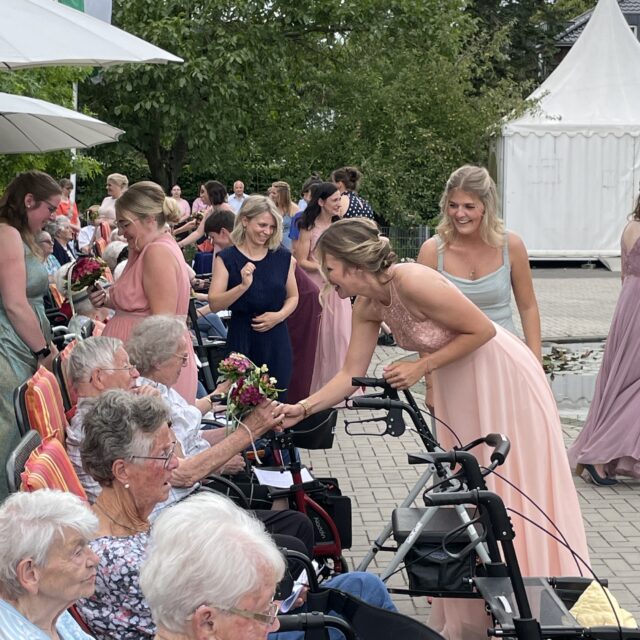 Schützenumzug durch den Innenhof (15.7.2024)