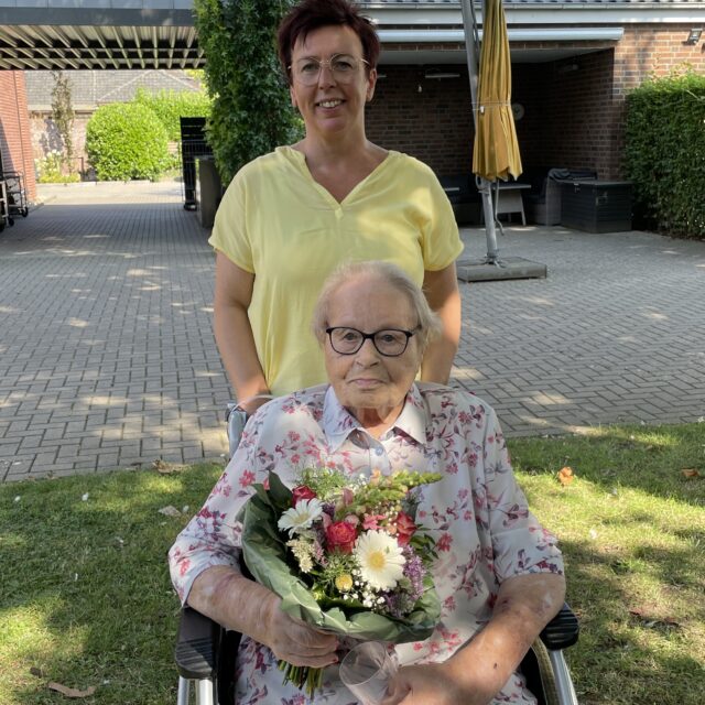 Ständchen zum 100. Geburtstag von Frau Hasenau (13.8.2024)