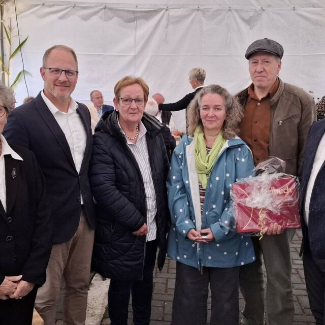 Rundes Jubiläum bei Bestattungen Herbst: Familie Herbst schenkt dem Altenheim St. Marien Haldern eine Kirchenorgel (RP 01.10.2024)