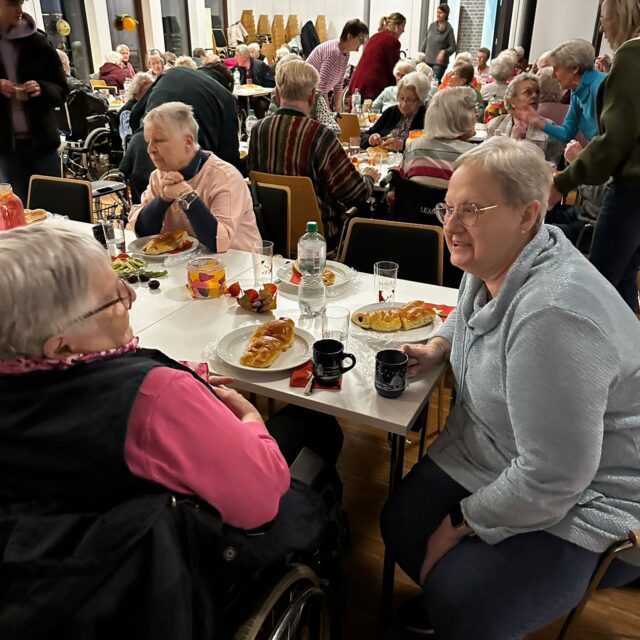 Weckmannabendessen im Pfarrsaal, anschl. Vorbeizug des Martinszuges (10.11.2024)