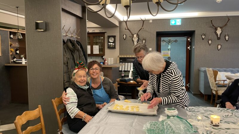 Plätzchen backen mit Yvonne und Norbert in der Wesendonkstube (11.12.2024)