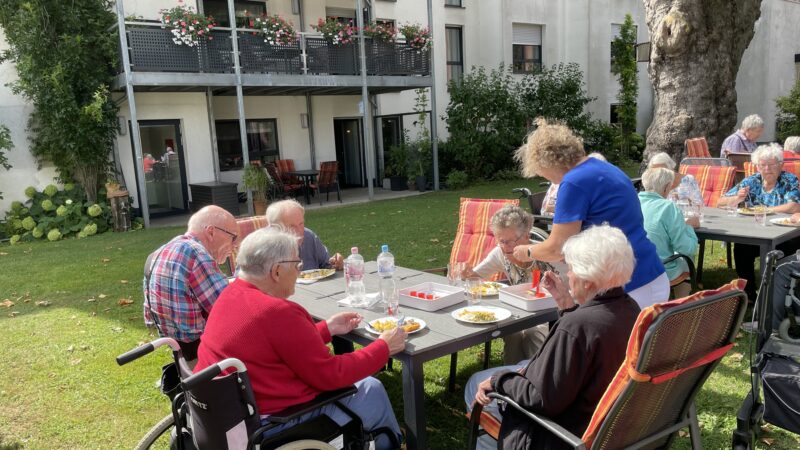 Der Pommeswagen hat für Bewohner des Landhauses geöffnet (6.8.2026)