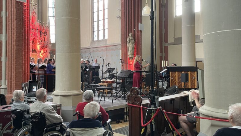 Besuch des Konzertes der irischen Sängerin Susan O’Neill in der Pfarrkirche St. Georg im Rahmen des Haldern Pop-Festivals (7.8.2026)