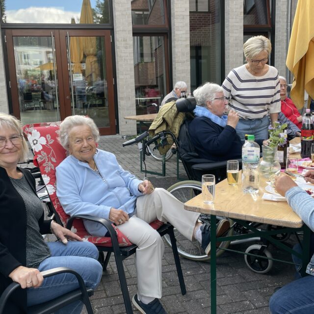 Grillen mit Bewohnern, deren Angehörigen und Mietern der ‚Wohnen mit Service‘-Häuser (10.9.2026)